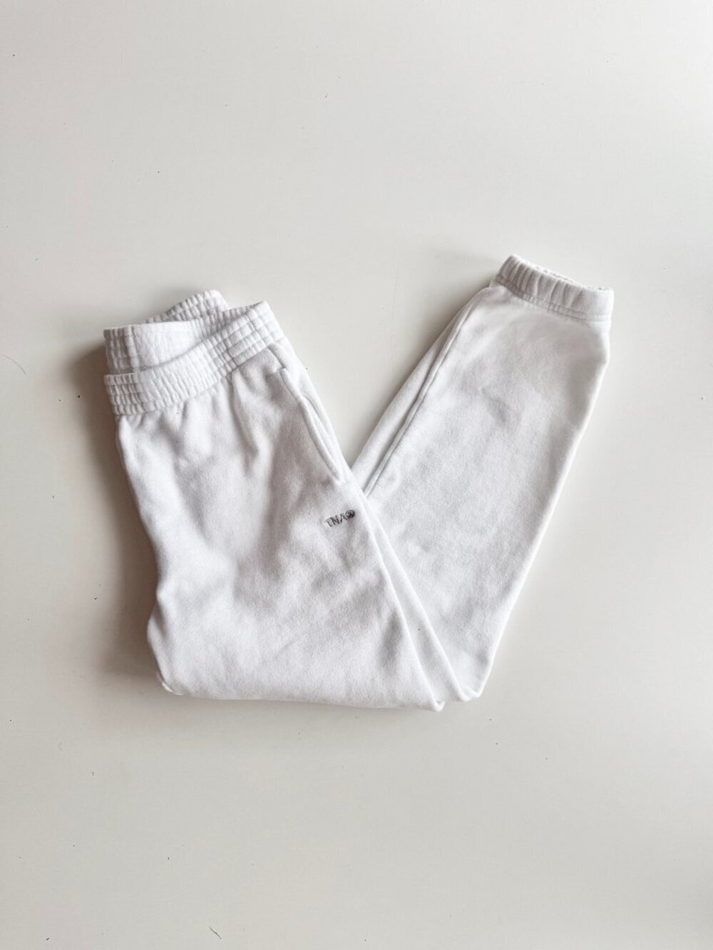 Aritzia TNA White Cozy Fleece Mid Rise Perfect Fit Jogger Sweatpants, Size XS - Picture 1 of 15